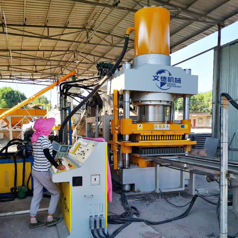 靜壓磚機(jī)是什么？設(shè)備優(yōu)勢有哪些